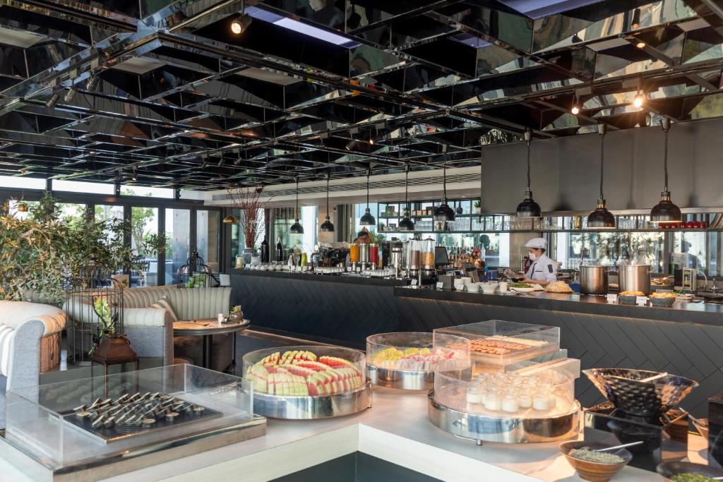 Nhà hàng tại New Orient Hotel Đà Nẵng