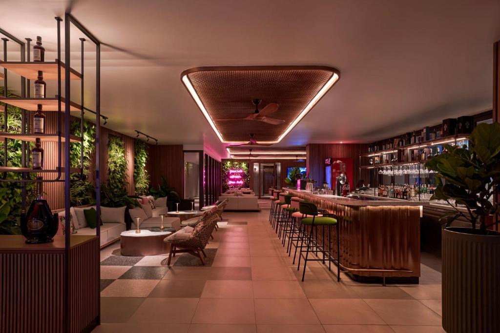 Khách sạn The Yacht Hotel by DC - Ảnh 5