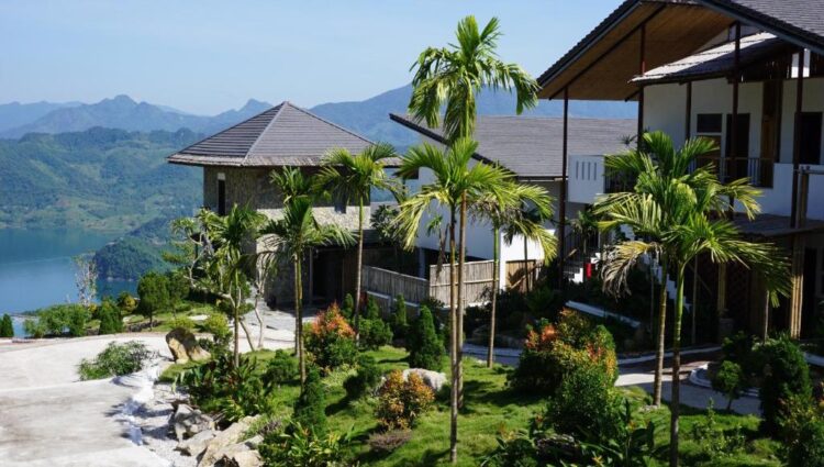 khách sạn Ba Khan Village Resort Hoà Bình