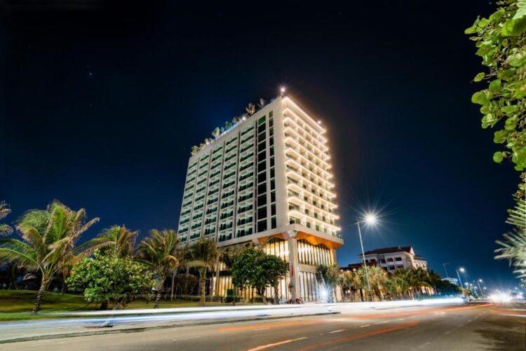 Khách sạn Sala grand tuyhoa Hotel