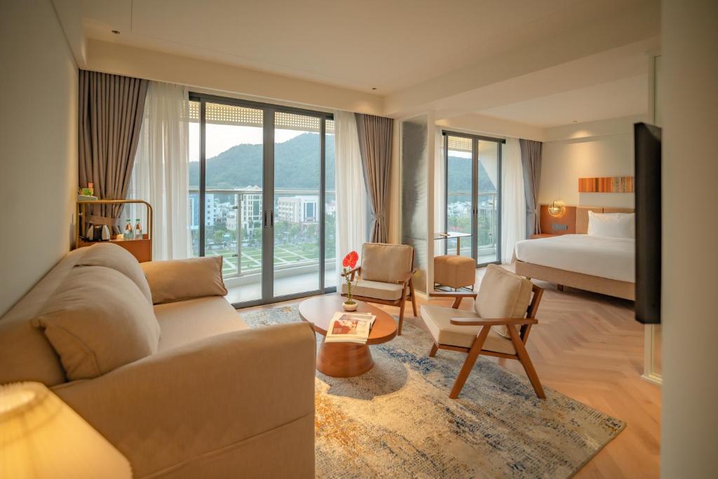 Khách sạn A'DOR Quy Nhơn - Ảnh 8