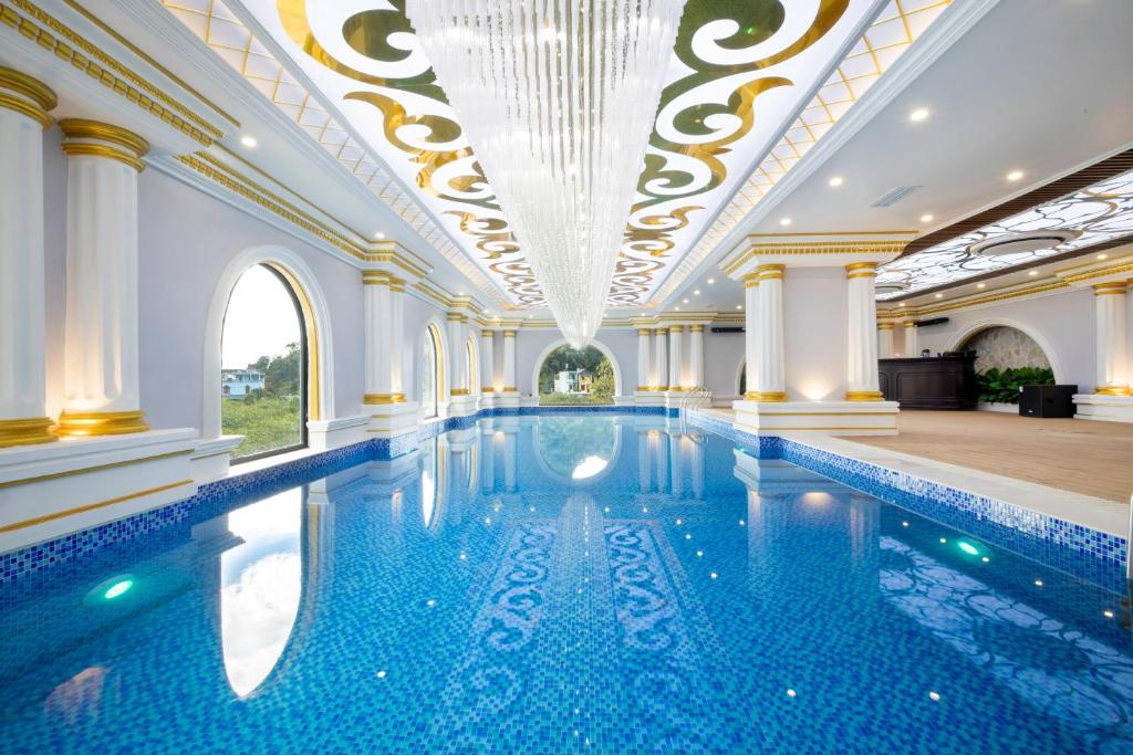 Bể bơi tại Glenda Tower Mộc Châu Hotel